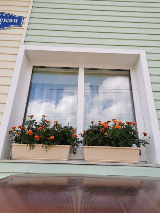 Фотография покупателя товара Ящик балконный «Алиция», 100 см, с поддоном, цвет белая глина - Фото 3
