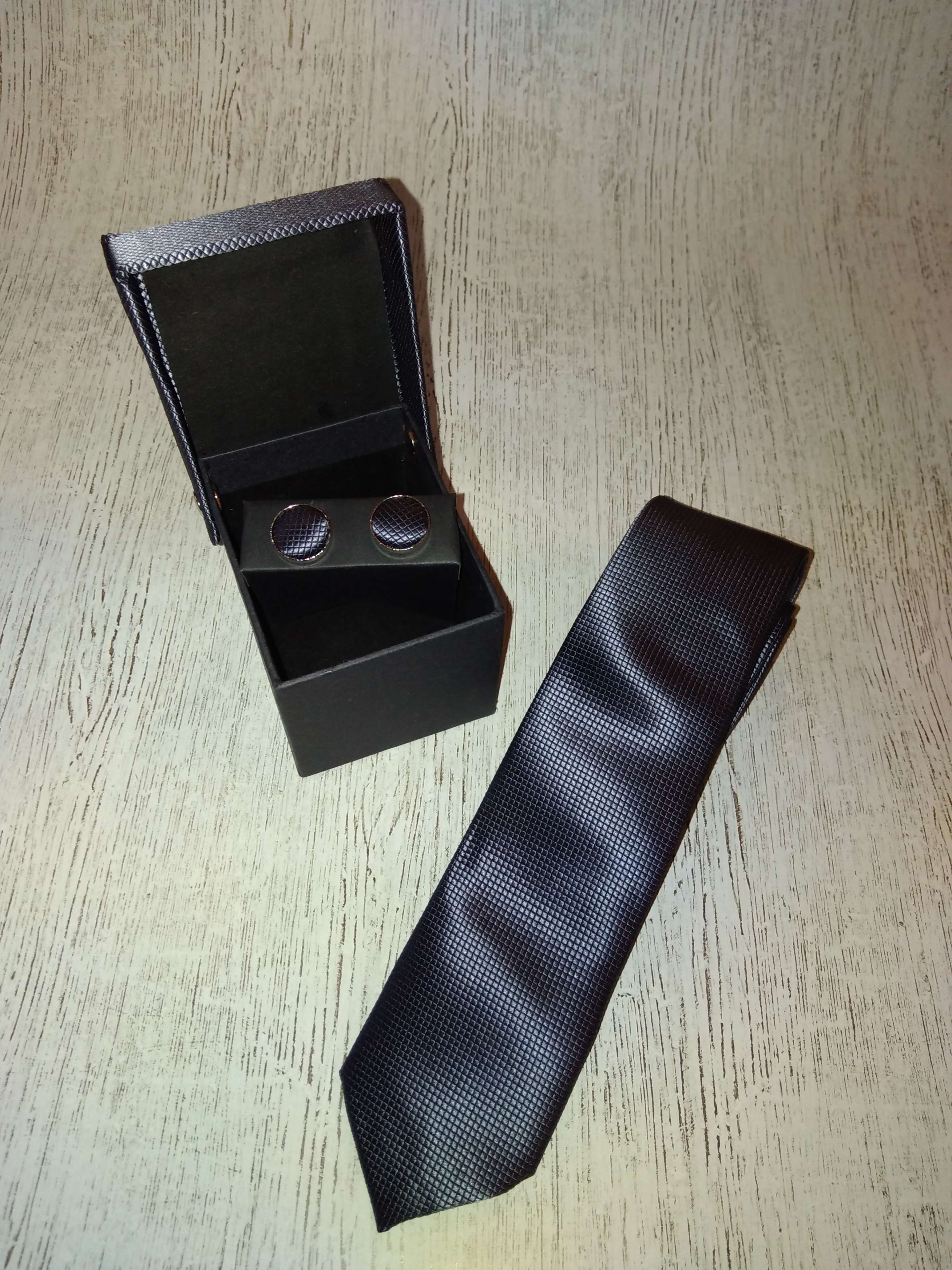 Фотография покупателя товара Набор мужской "Премьер" галстук 145*5см самовяз, запонки, мелкий квадрат, цвет серый металлик - Фото 1