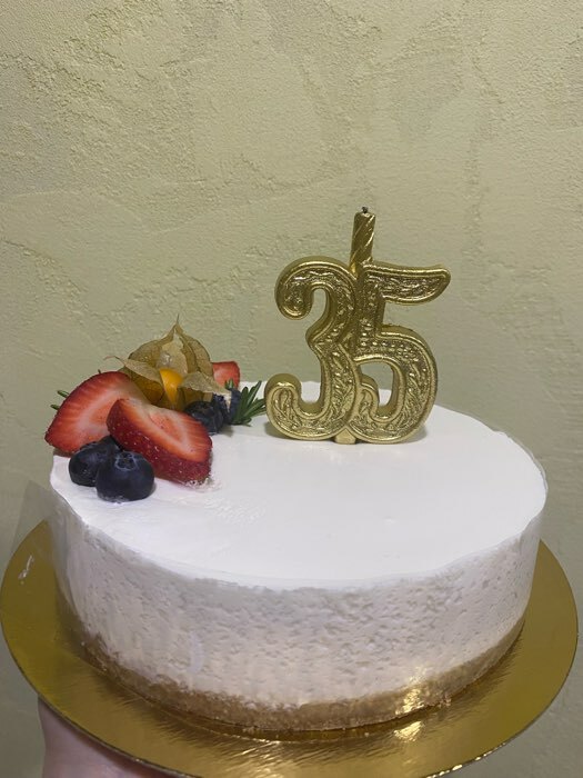 Фотография покупателя товара Свеча для торта цифра "Юбилейная" 35, золотая, 9,7 см, - Фото 1
