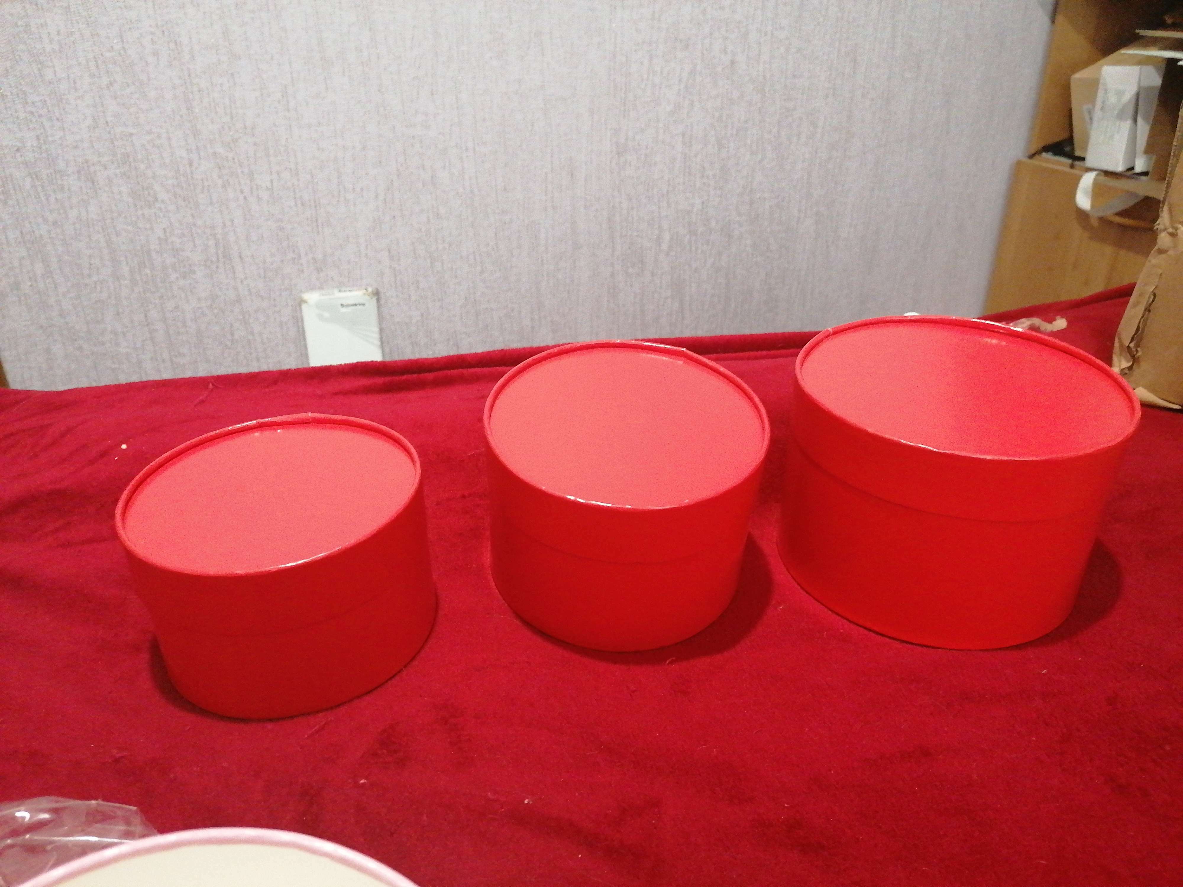 Фотография покупателя товара Набор шляпных коробок 3 в 1 красный, упаковка подарочная, 16 х 10, 14 х 9, 13 х 8,5 см - Фото 1