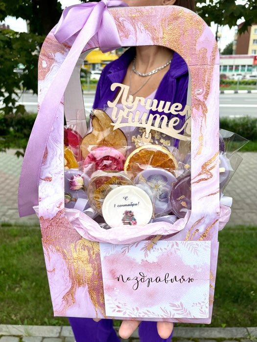 Фотография покупателя товара Коробка-переноска для цветов «Мрамор», 17 × 12 × 32 см - Фото 3