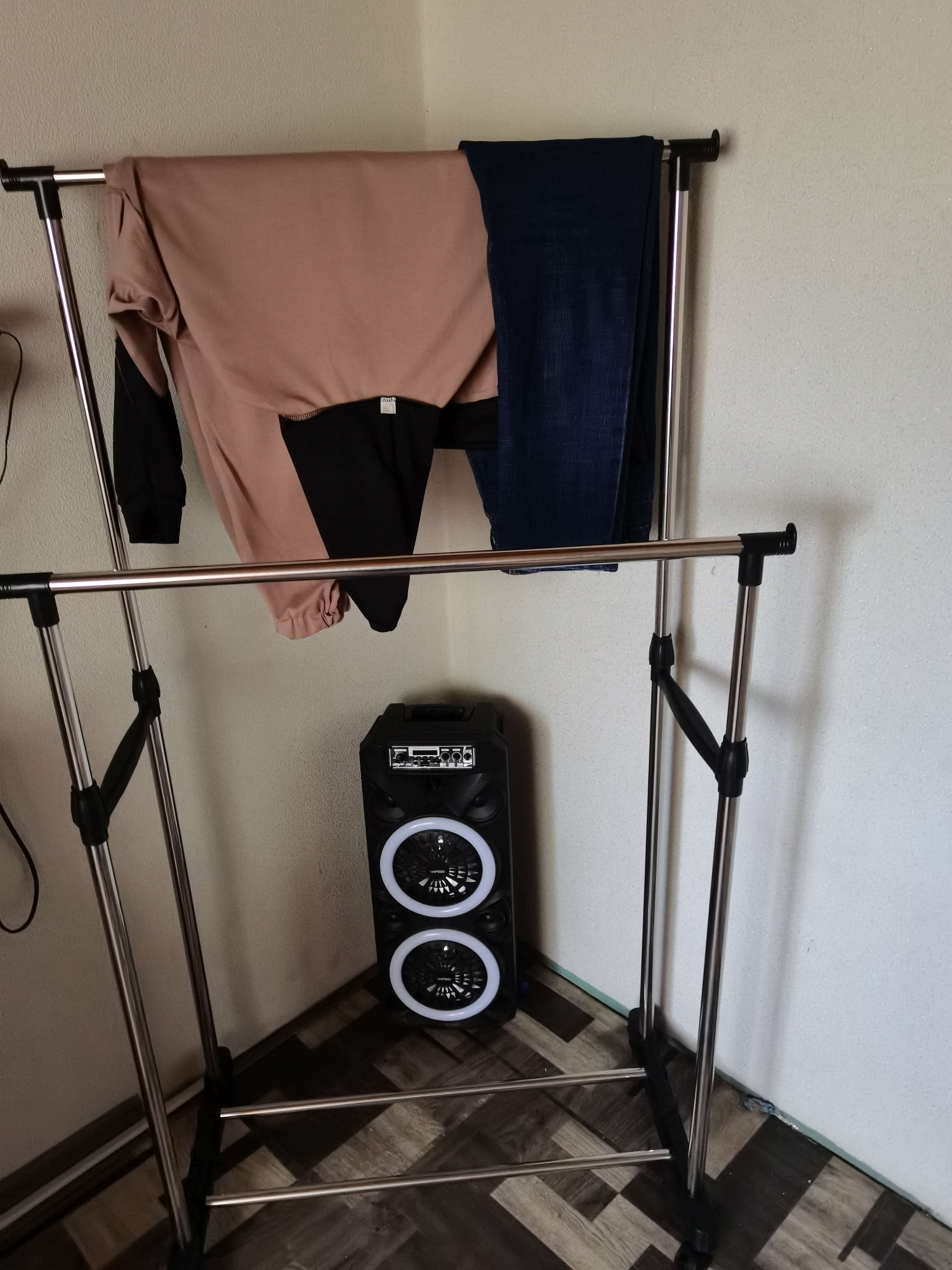 Фотография покупателя товара Вешалка напольная для одежды телескопическая Доляна, 2 перекладины, подставка для обуви, 80×43×90(160) см - Фото 6