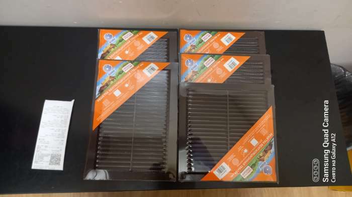 Фотография покупателя товара Решетка вентиляционная "КосмоВент" Люкс Л170КР, 240х170мм, с сеткой, неразъемная, коричневая