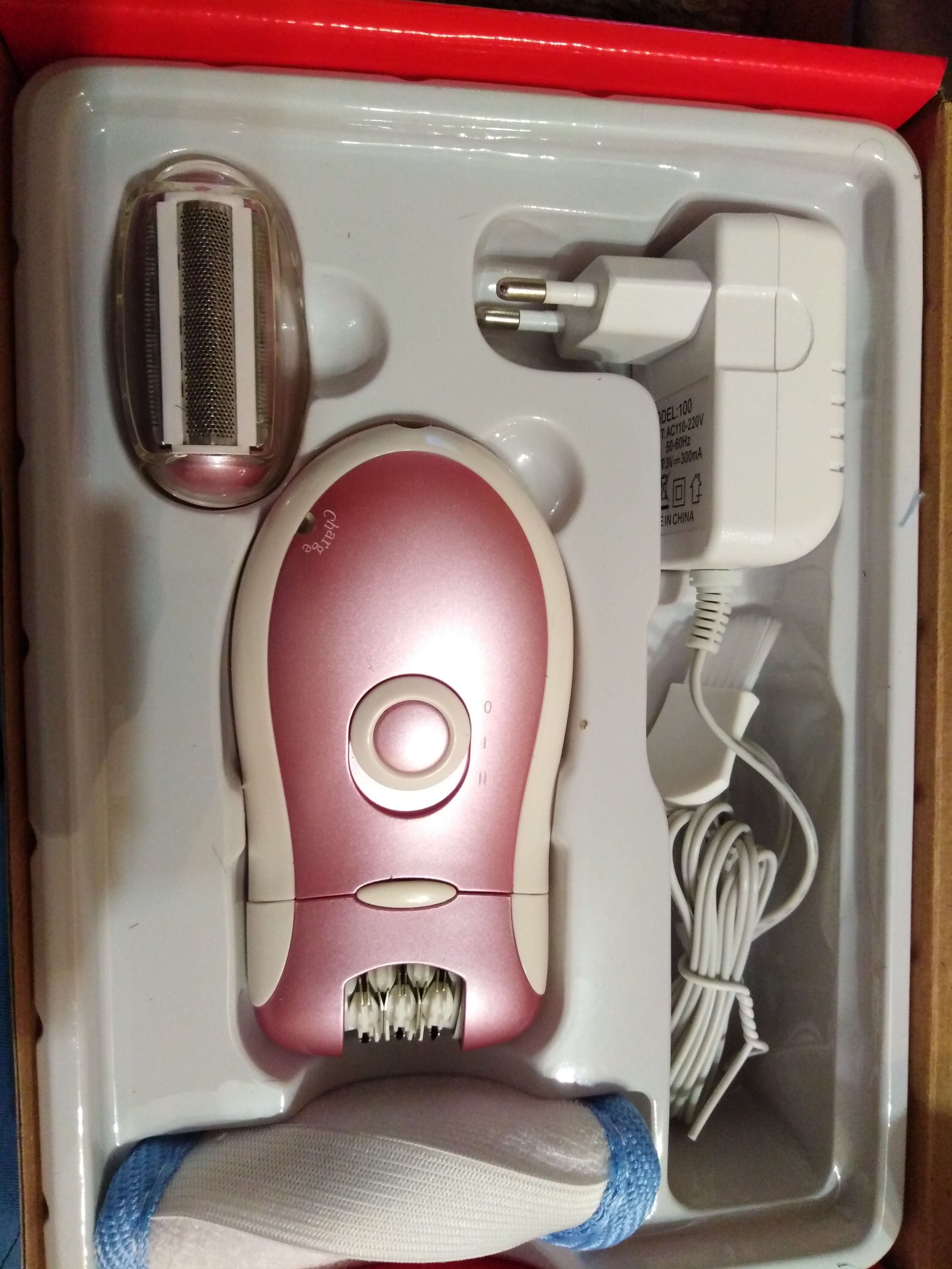 Фотография покупателя товара Эпилятор Luazon LEP-04, 2 в 1, 3 Вт, бритва, мочалка, 220 В, АКБ, бело-розовый - Фото 1