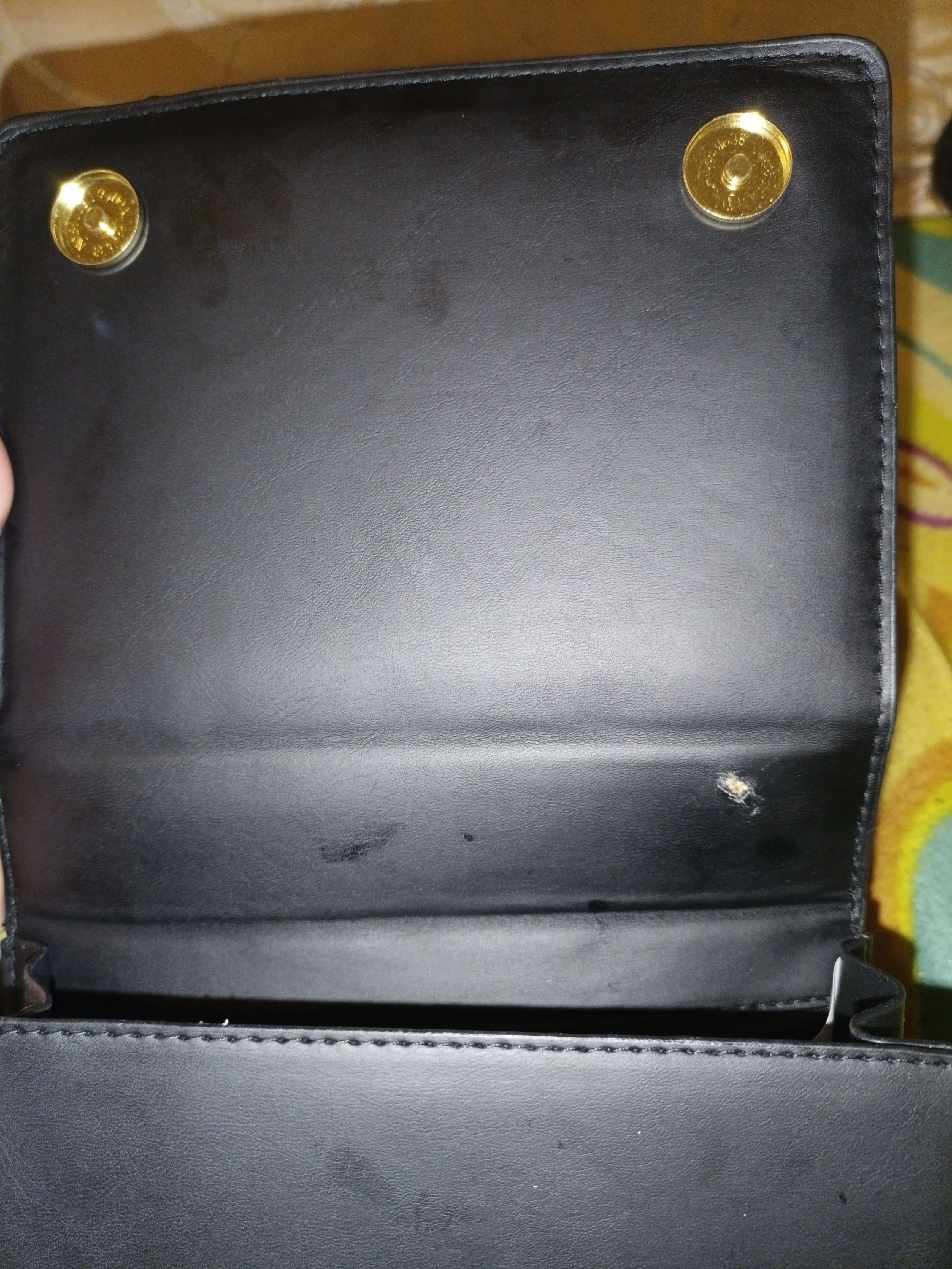 Фотография покупателя товара Сумка женская мессенджер из искусственной кожи с цепью, 14×20 см, цвет чёрный