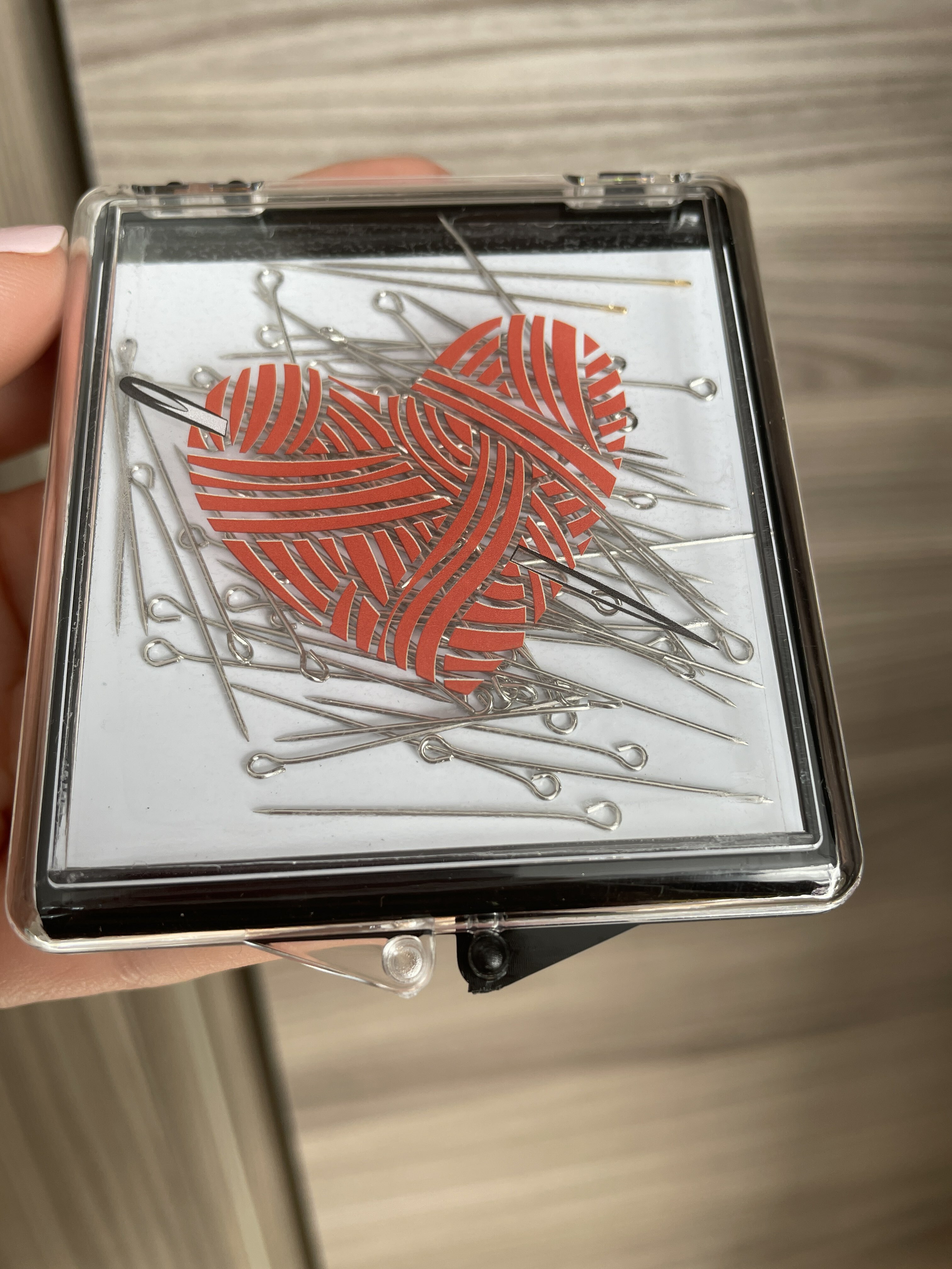 Фотография покупателя товара Игольница магнитная «Сердце», с иглами, 7 × 8 см, цвет чёрный - Фото 16