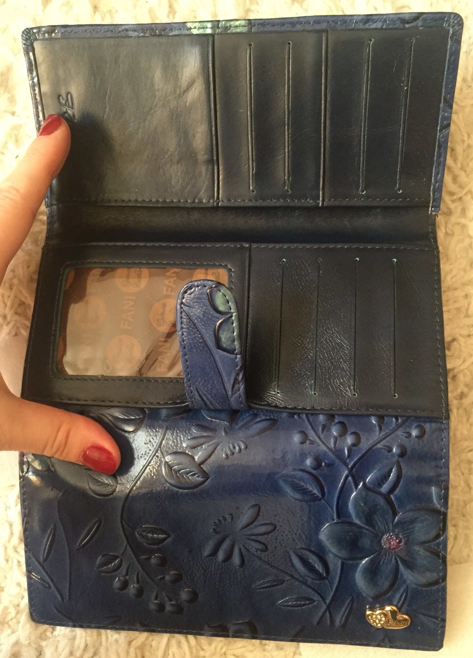 Фотография покупателя товара Кошелёк женский на клапане, 3 отдела, отдел для карт, для монет, наружный карман, цвет синий