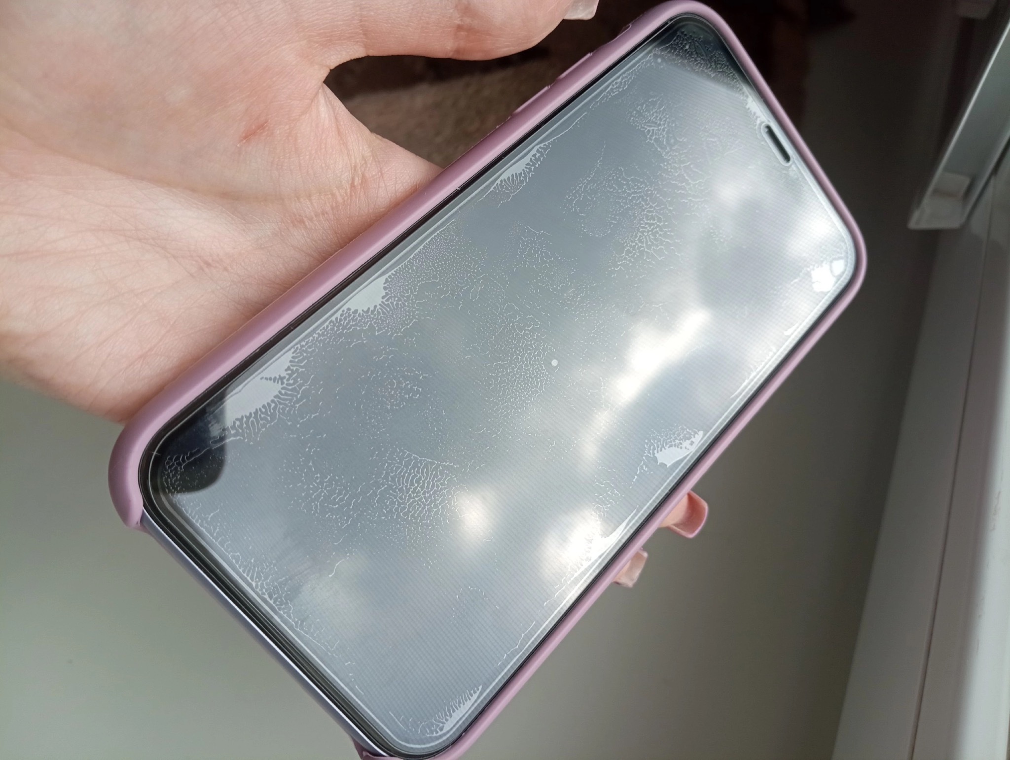 Фотография покупателя товара Защитное стекло Red Line для iPhone 11/XR, Full Screen, полный клей, черное - Фото 2