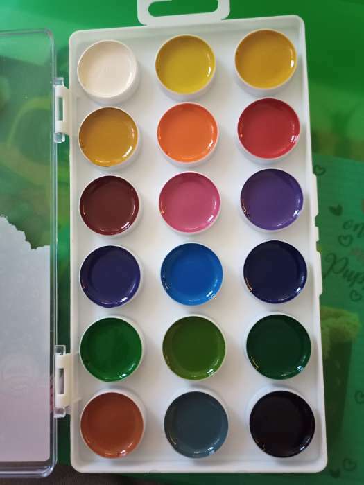 Фотография покупателя товара Акварель 18 цветов ErichKrause ArtBerry, с УФ-защитой, пластик, европодвес, без кисти - Фото 4