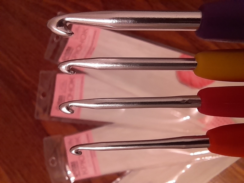 Фотография покупателя товара Крючок для вязания, с силиконовой ручкой, d = 3 мм, 14 см, цвет розовый - Фото 6