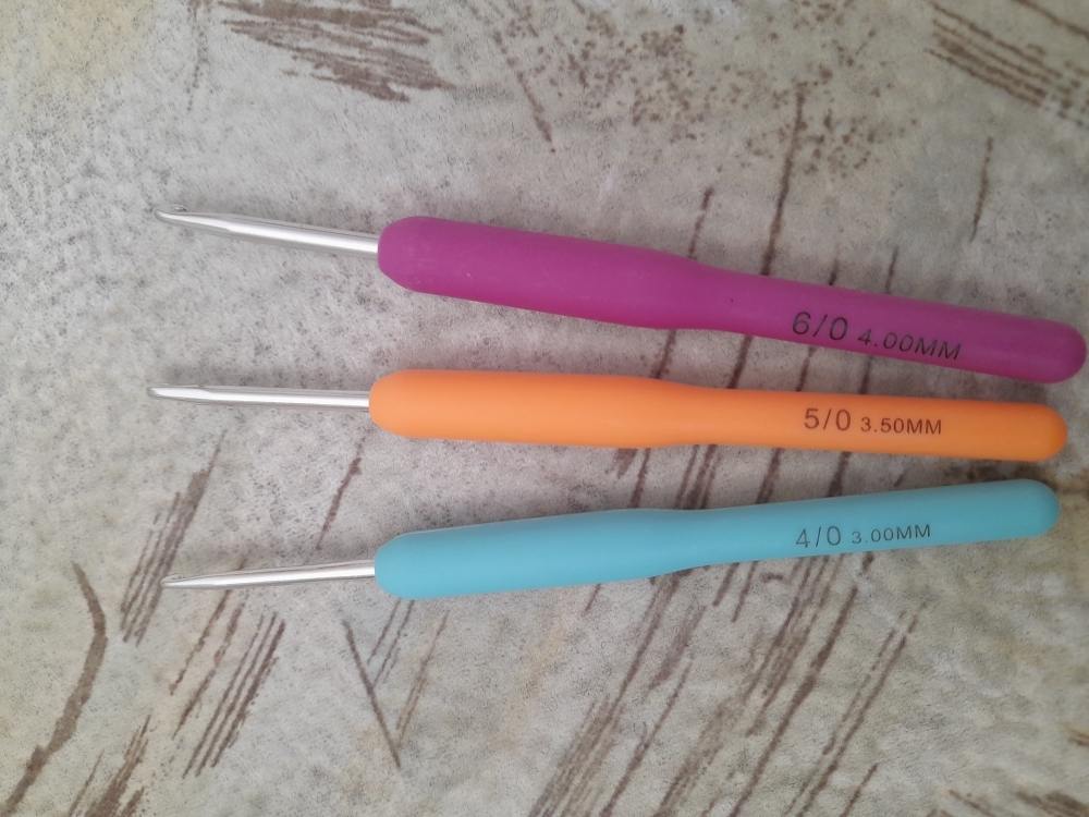 Фотография покупателя товара Крючок для вязания, с пластиковой ручкой, d = 6 мм, 14 см, цвет розовый - Фото 4