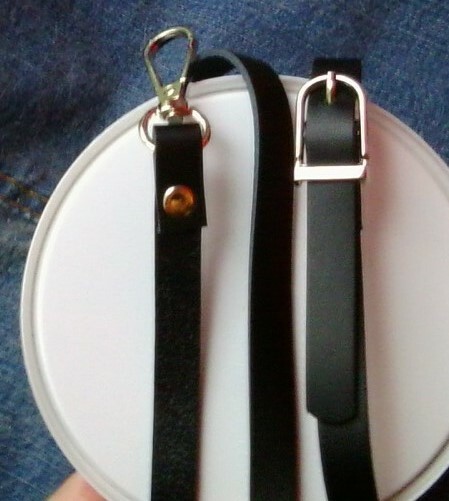 Фотография покупателя товара Ручка для сумки из натуральной кожи, с карабинами, 125 × 1,2 см, цвет чёрный - Фото 2