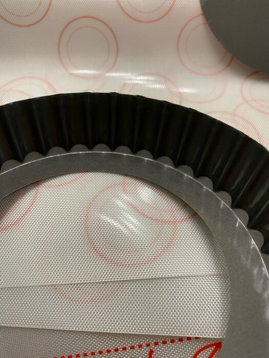 Фотография покупателя товара Форма для выпечки «Жаклин. Рифлёный круг», d=13,5 см, съёмное дно, антипригарное покрытие, цвет чёрный - Фото 5
