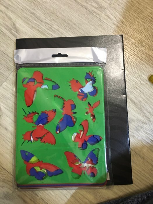 Фотография покупателя товара Набор трафарет-раскраска Calligrata, 6 штук (овощи, домашние животные, цветы, бабочки, лесные звери, фрукты), для девочек