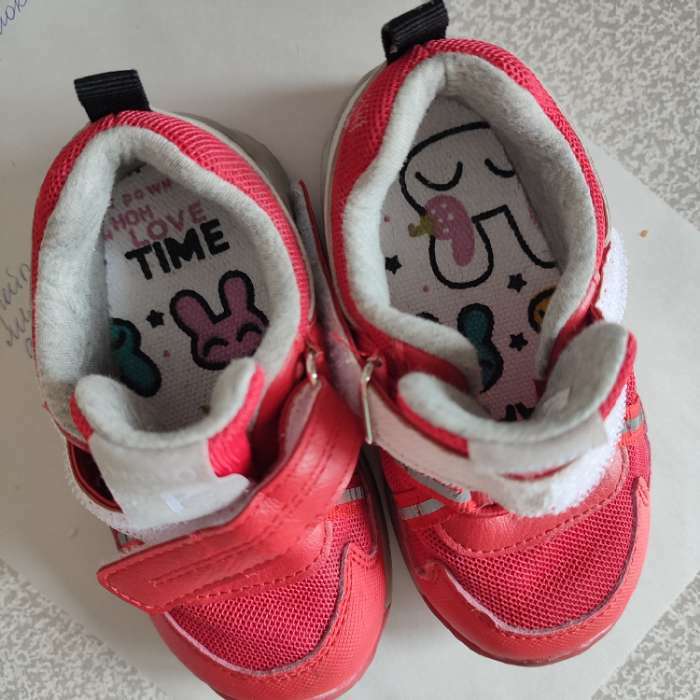 Фотография покупателя товара Стельки для обуви, детские, антибактериальные, универсальные, 26-36 р-р, 23,5 см, пара, цвет МИКС - Фото 1