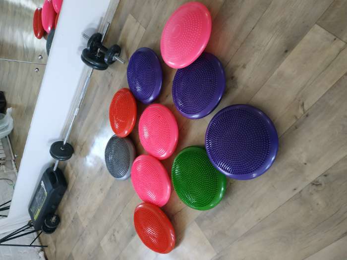 Фотография покупателя товара Подушка балансировочная ONLYTOP, массажная, d=35 см, цвета МИКС