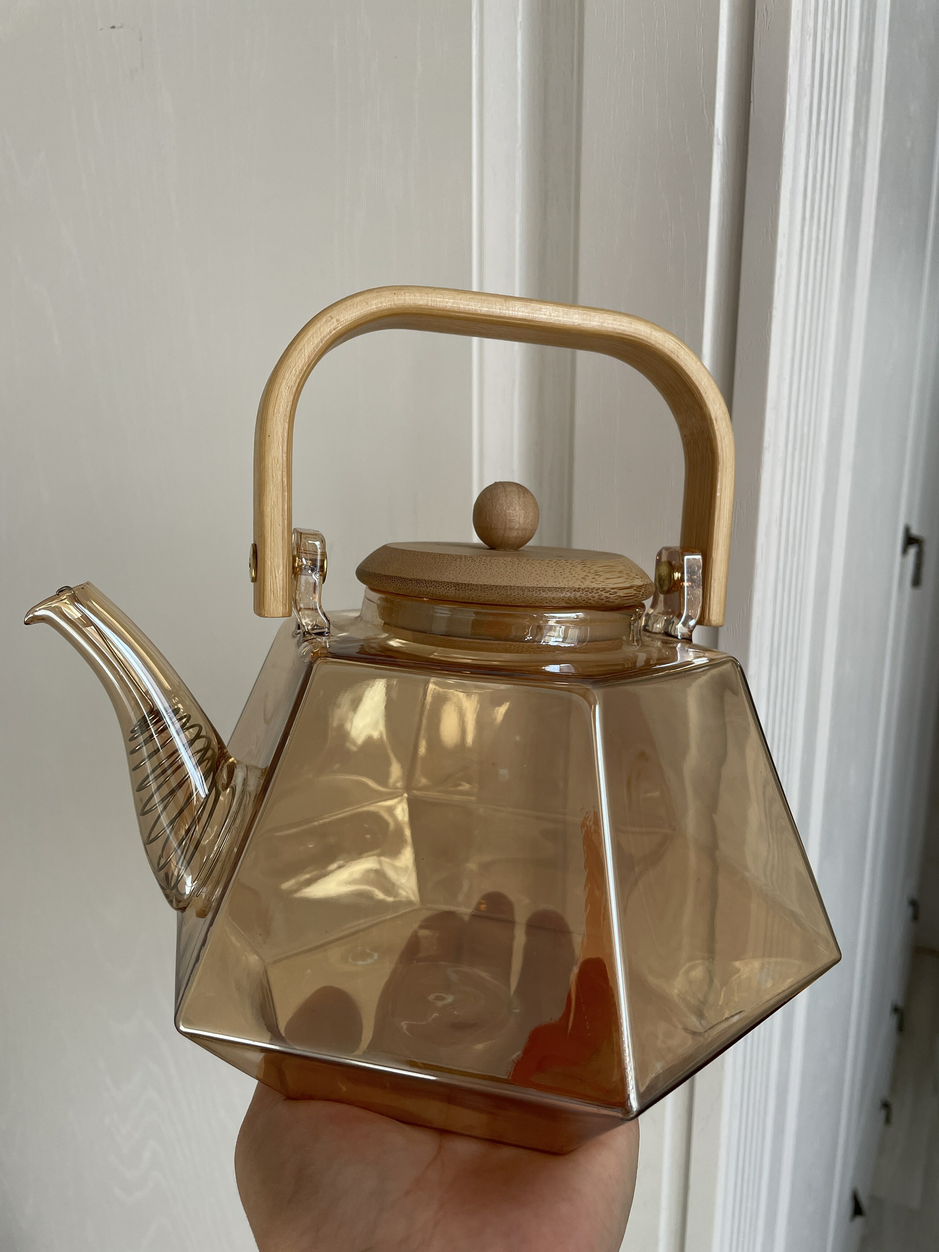 Фотография покупателя товара Чайник стеклянный заварочный с бамбуковой крышкой и металлическим фильтром «Октогон», 1,2 л, цвет золотой - Фото 4