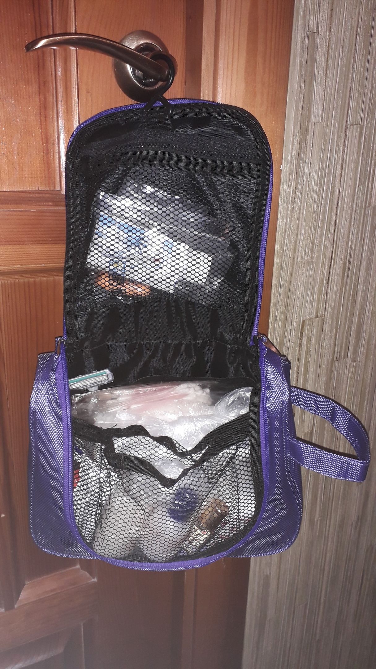 Фотография покупателя товара Косметичка-сумочка, отдел на молнии, цвет серый - Фото 1