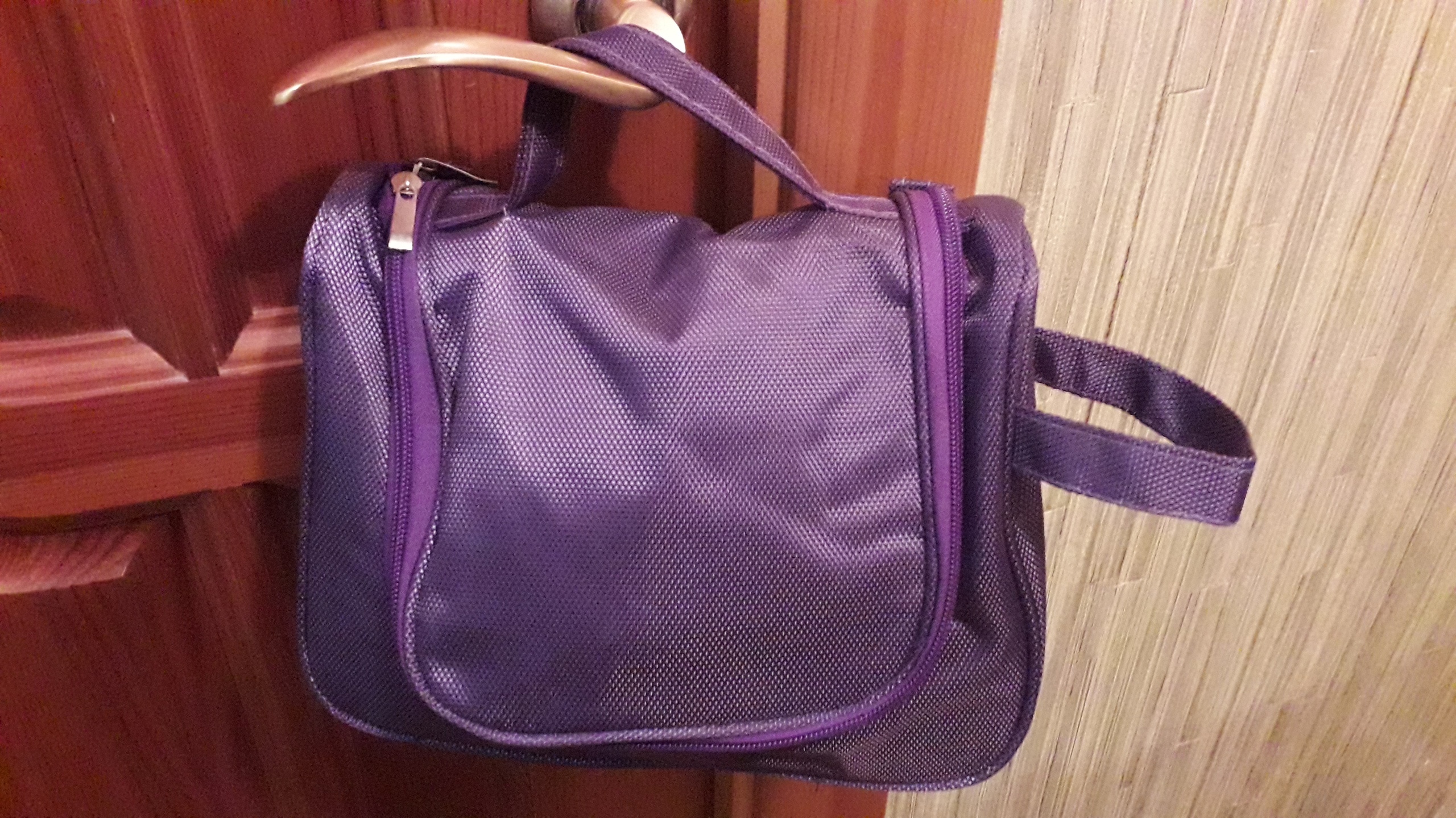 Фотография покупателя товара Косметичка-сумочка, отдел на молнии, цвет фиолетовый - Фото 2