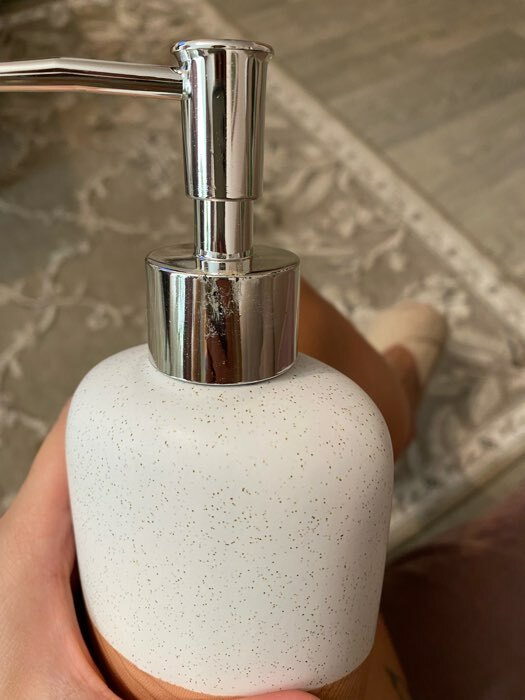 Фотография покупателя товара Набор аксессуаров для ванной комнаты «Микаса», 4 предмета (мыльница, дозатор для мыла, 2 стакана), цвет белый - Фото 2