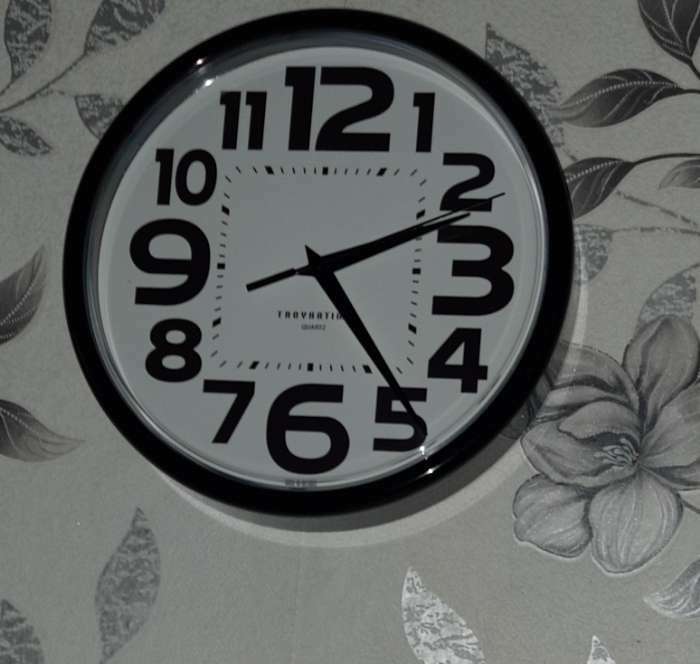 Фотография покупателя товара Часы настенные, серия: Классика, плавный ход, d=23 cм, черные - Фото 1