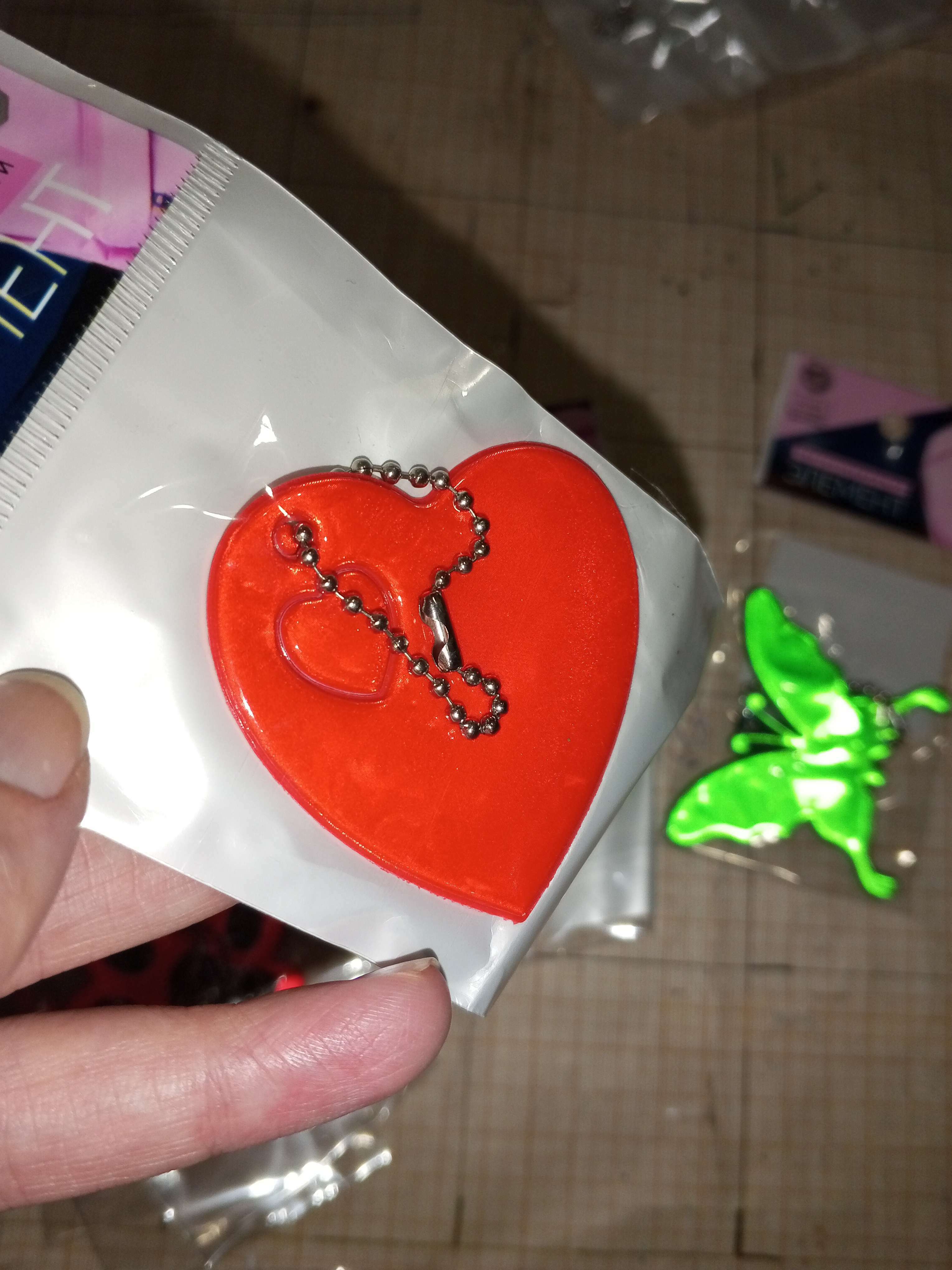 Фотография покупателя товара Светоотражающий элемент «Сердце», 5 × 5,5 см, цвет МИКС - Фото 1