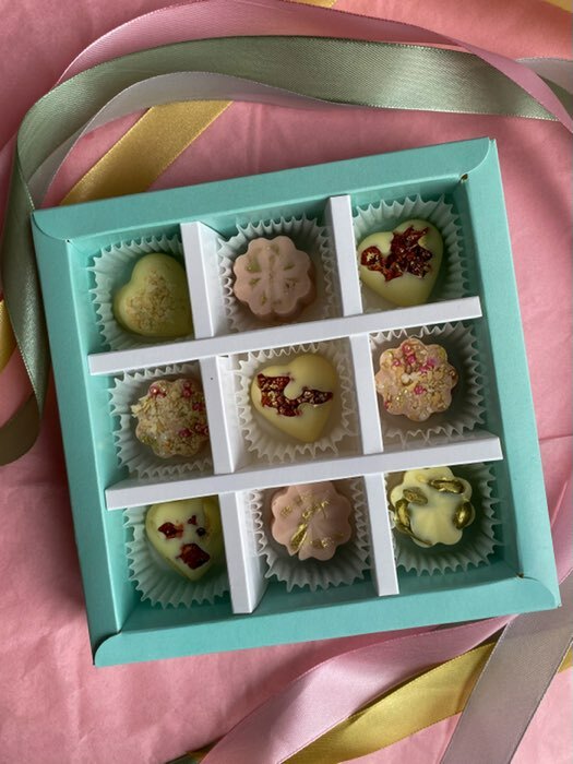 Фотография покупателя товара Форма для шоколада Доляна «Цветочки», силикон, 21×10×2 см, 15 ячеек, цвет МИКС - Фото 1