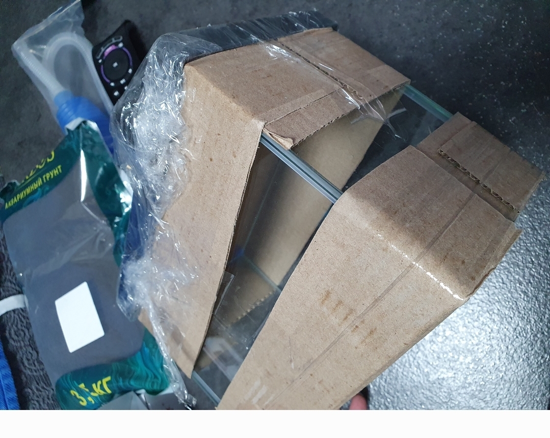Фотография покупателя товара Аквариум "Прямоугольный" с крышкой, 5 литров, 25 x 13 x 15,5/18 см, чёрный