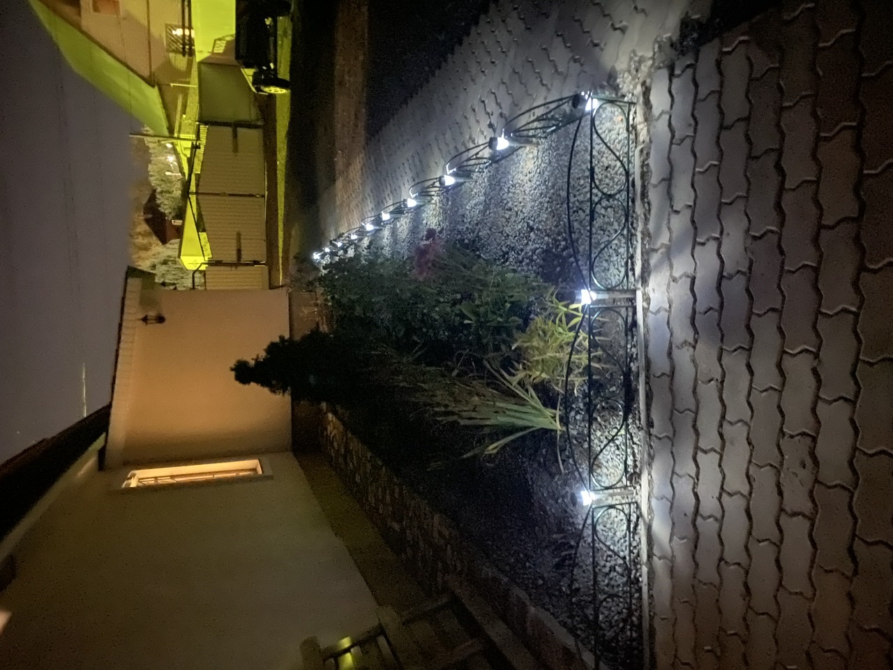 Фотография покупателя товара Садовый светильник на солнечной батарее «Матовый конус», 5 × 35 × 5 см, 1 LED, свечение белое - Фото 1