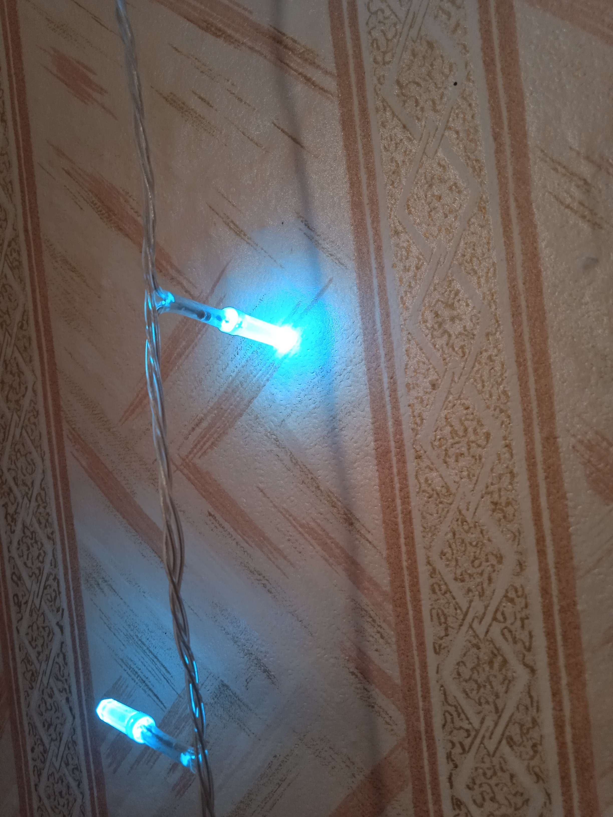 Фотография покупателя товара Гирлянда «Нить» 5 м с насадками «Звёздочки», IP20, прозрачная нить, 50 LED, свечение аквамарин, 8 режимов, 220 В - Фото 2