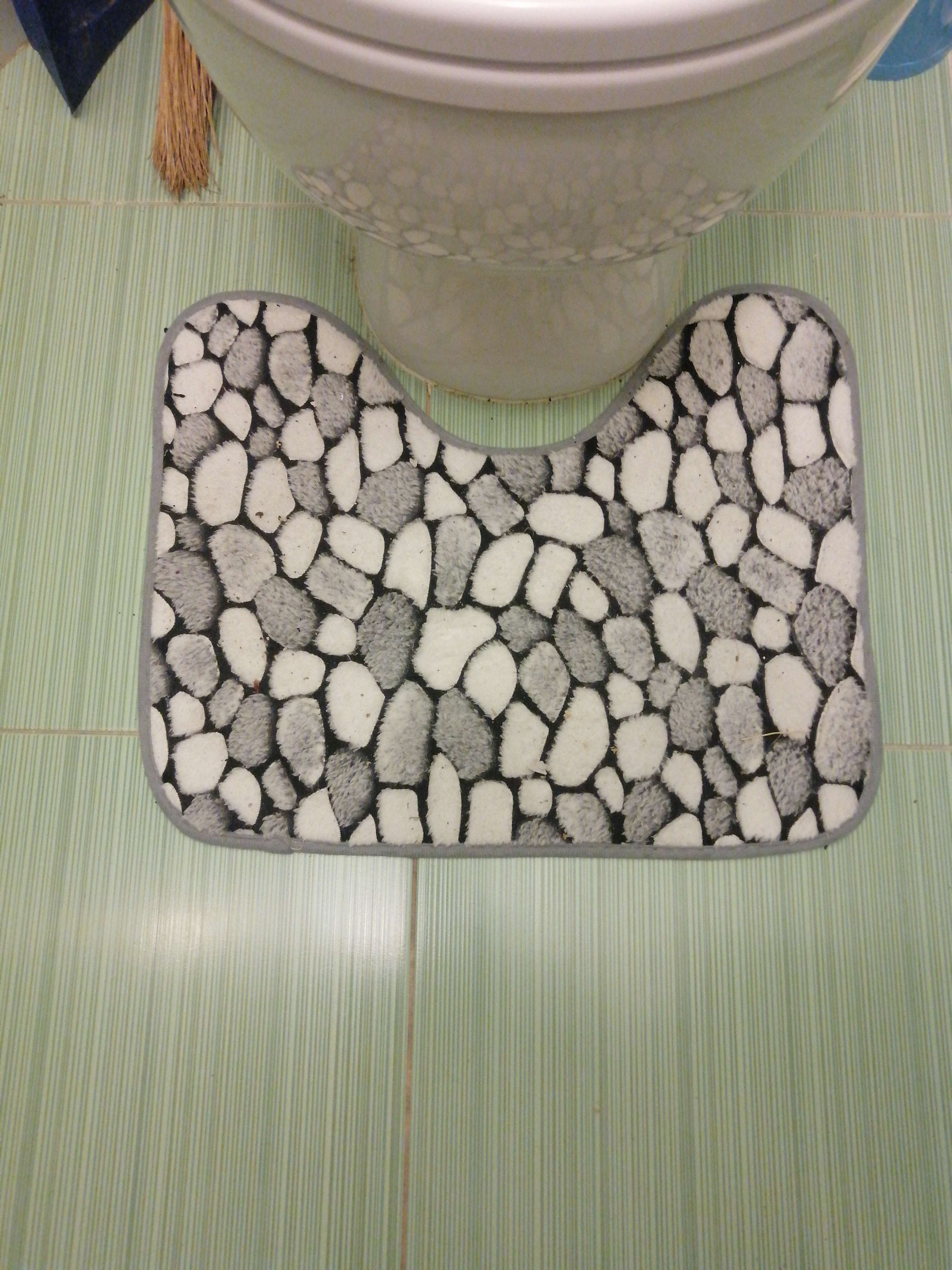 Фотография покупателя товара Набор ковриков для ванной и туалета Доляна «Галька», 2 шт, 40×49, 50×80 см - Фото 1