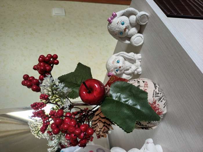 Фотография покупателя товара Декор "Зимнее очарование" ягоды шишка в мешочке, 17 см - Фото 4