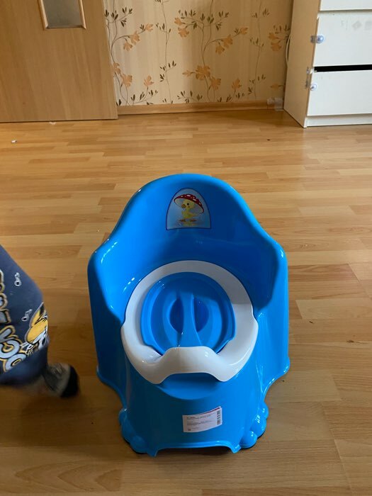 Фотография покупателя товара Горшок детский антискользящий «Комфорт» с крышкой, съёмная чаша, цвет голубой - Фото 1