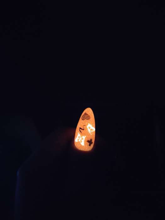 Фотография покупателя товара Гель-лак для ногтей, светится в темноте, трёхфазный LED/UV, 10мл, цвет 04 жёлтый неон - Фото 2