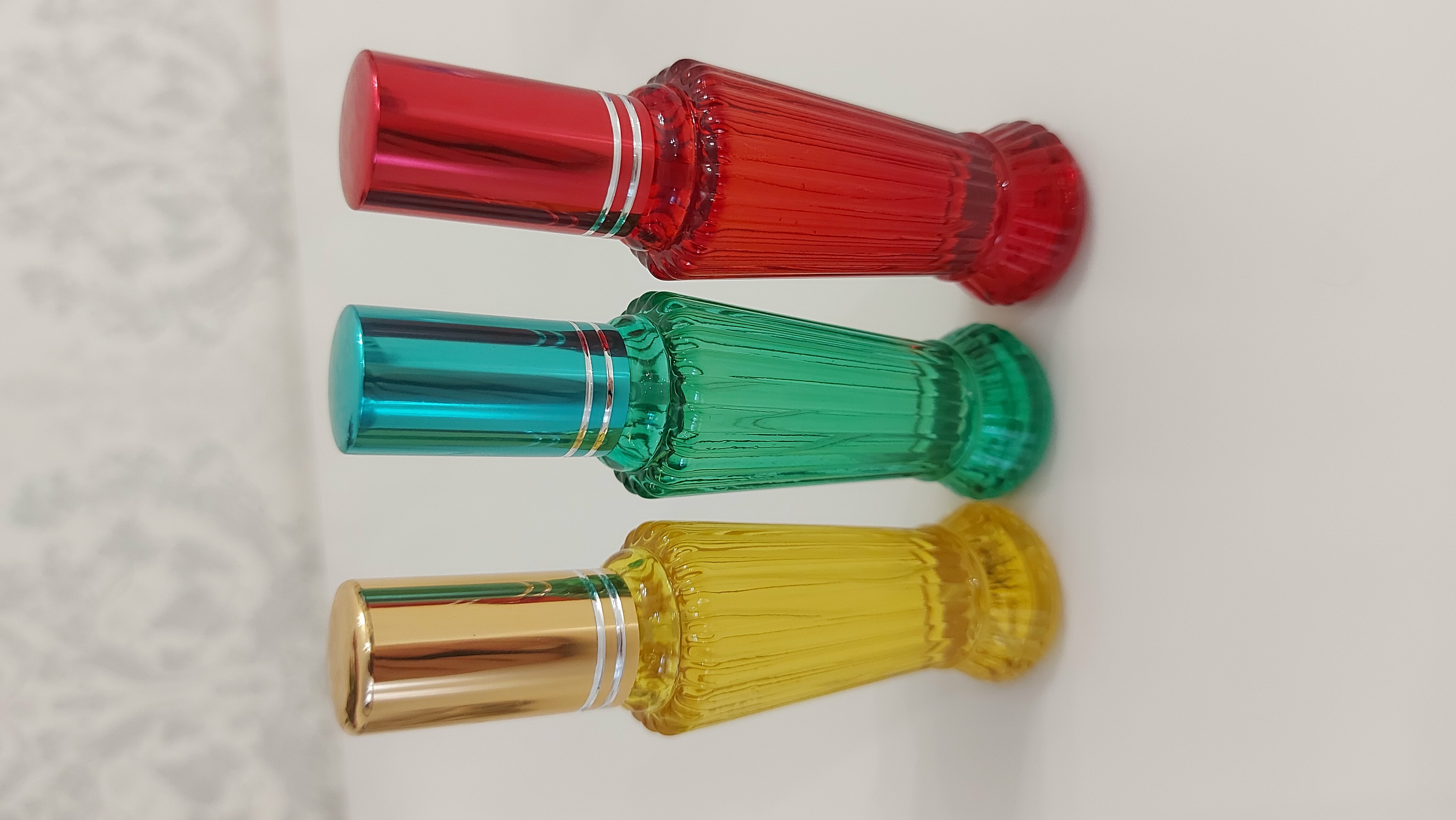 Фотография покупателя товара Флакон стеклянный для парфюма «Изящность», с распылителем, 15 мл, цвет МИКС - Фото 1