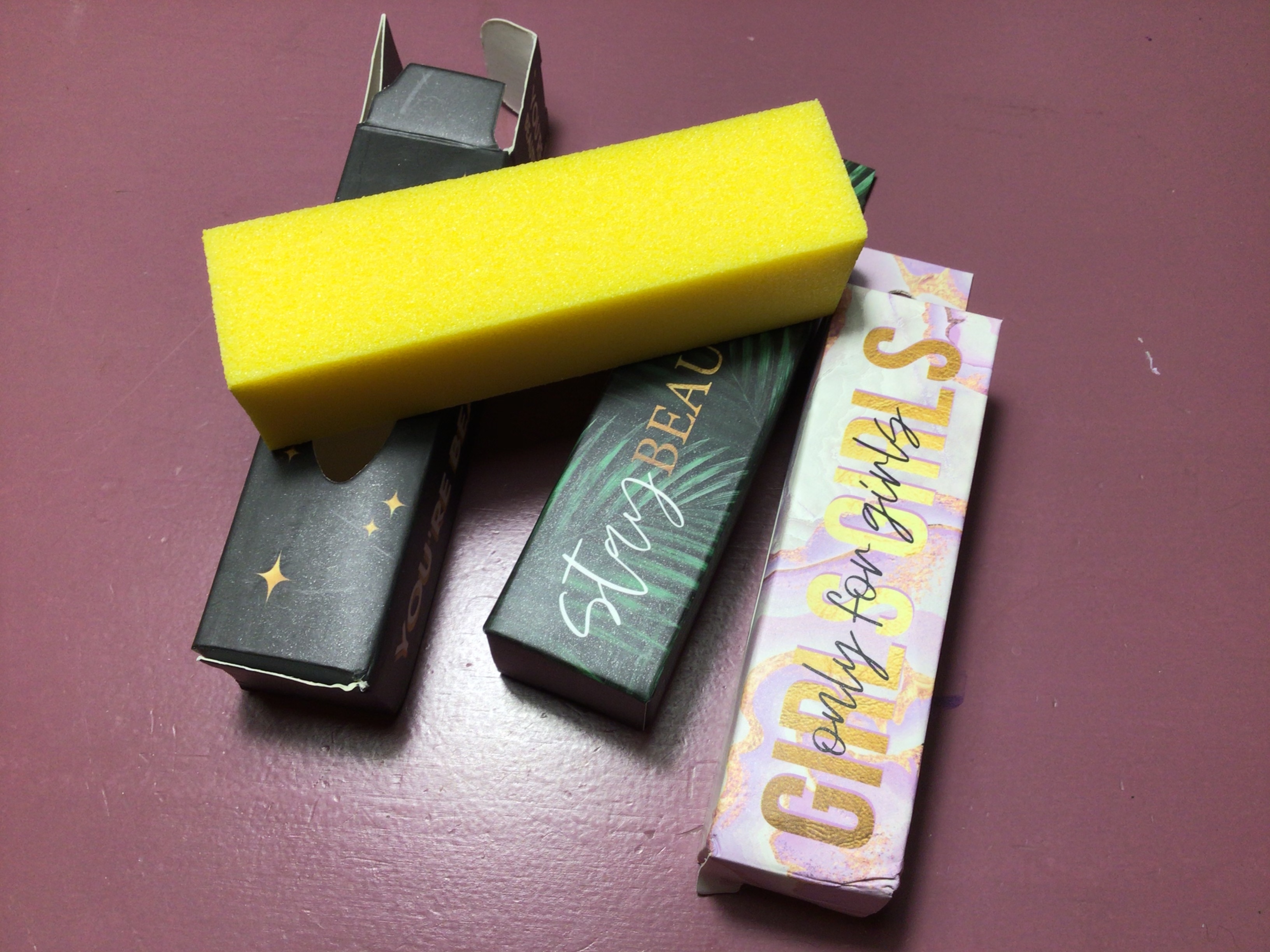 Фотография покупателя товара Баф наждачный для ногтей «Beautiful», четырёхсторонний, в картонной коробке, 9 × 2 × 2 см, цвет жёлтый - Фото 1