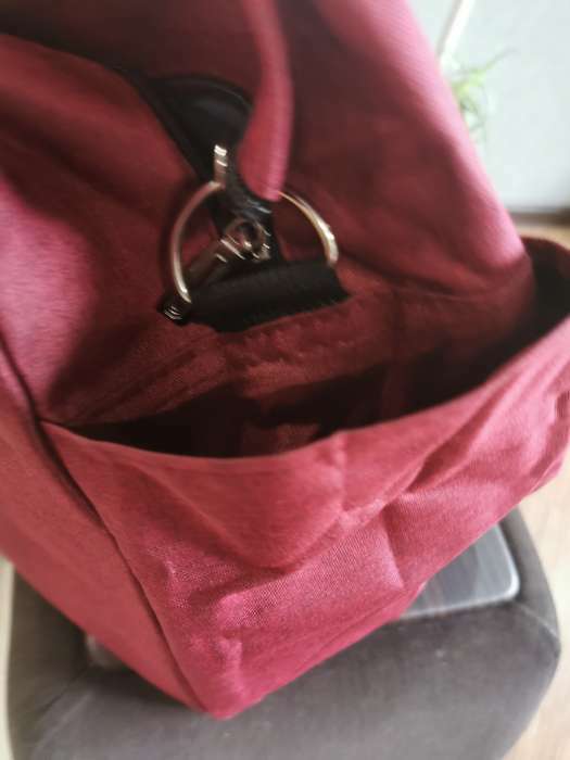 Фотография покупателя товара Сумка спортивная на молнии, 3 наружных кармана, цвет чёрный - Фото 4