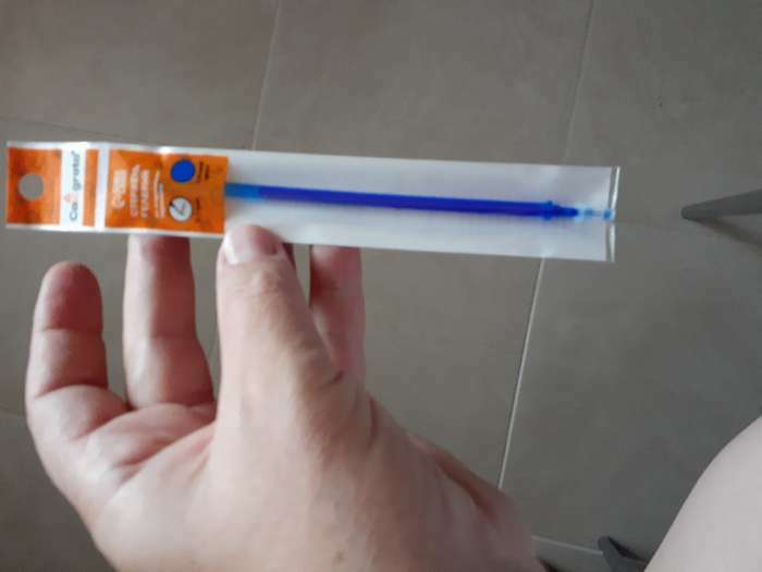 Фотография покупателя товара Стержень гелевый 0,5 мм, для ручки со стираемыми чернилами, 131 мм, чернила синие (штрихкод на штуке) - Фото 20