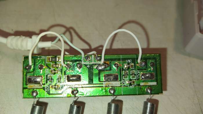 Фотография покупателя товара Зарядное устройство LuazON для 4х аккумуляторов АА или ААА UC-24, USB, ток заряда 250 мА, белое - Фото 6