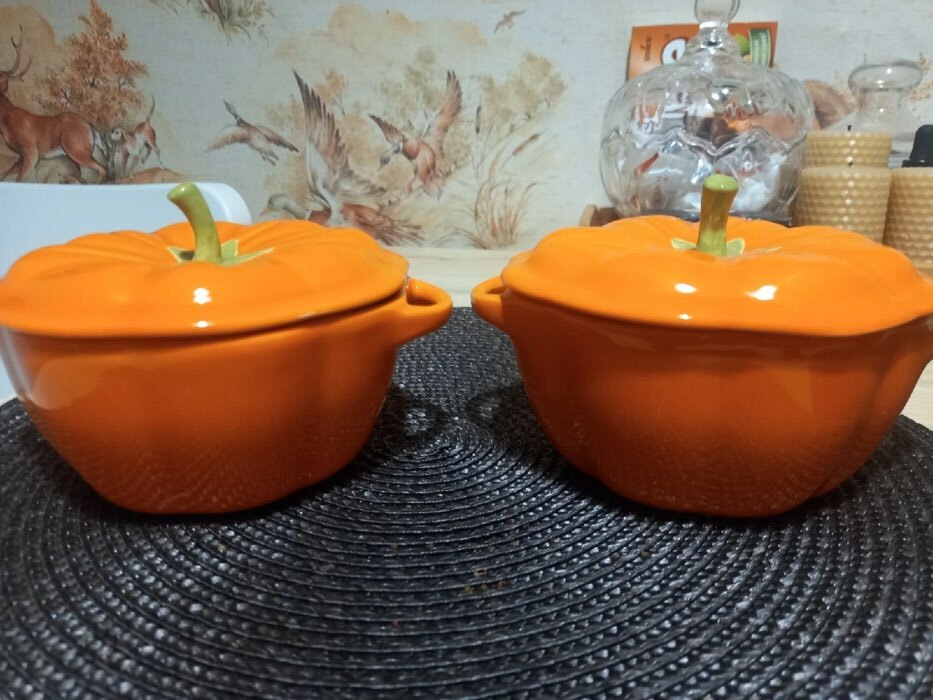 Фотография покупателя товара Горшочек из жаропрочной керамики для запекания «Тыква», 400 мл, 16×13×8,5 см, посуда для Хэллоуина, цвет оранжевый