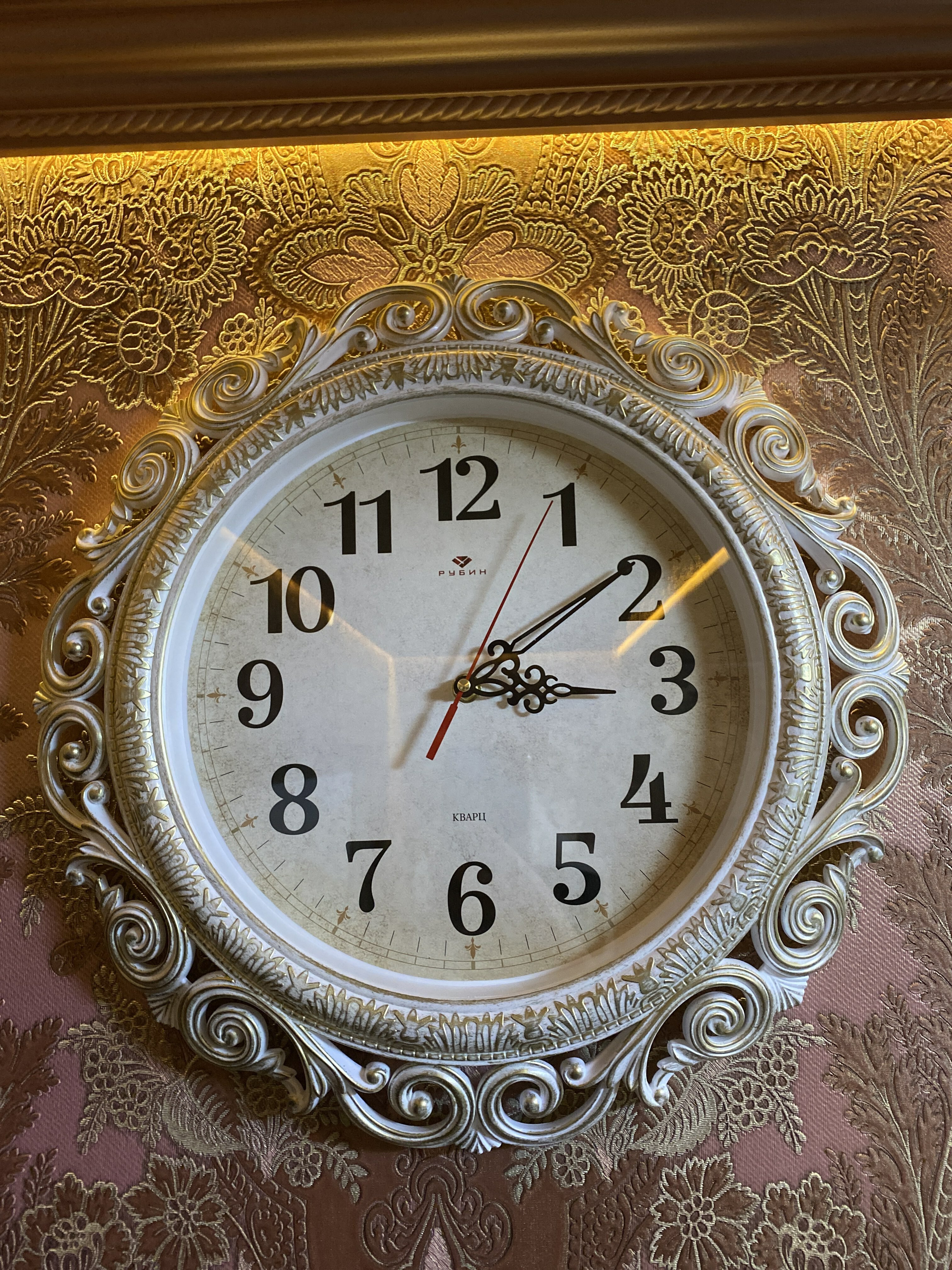 Фотография покупателя товара Часы настенные, интерьерные, "Хостон", бесшумные, d-40.5 см, циферблат 26 см - Фото 14