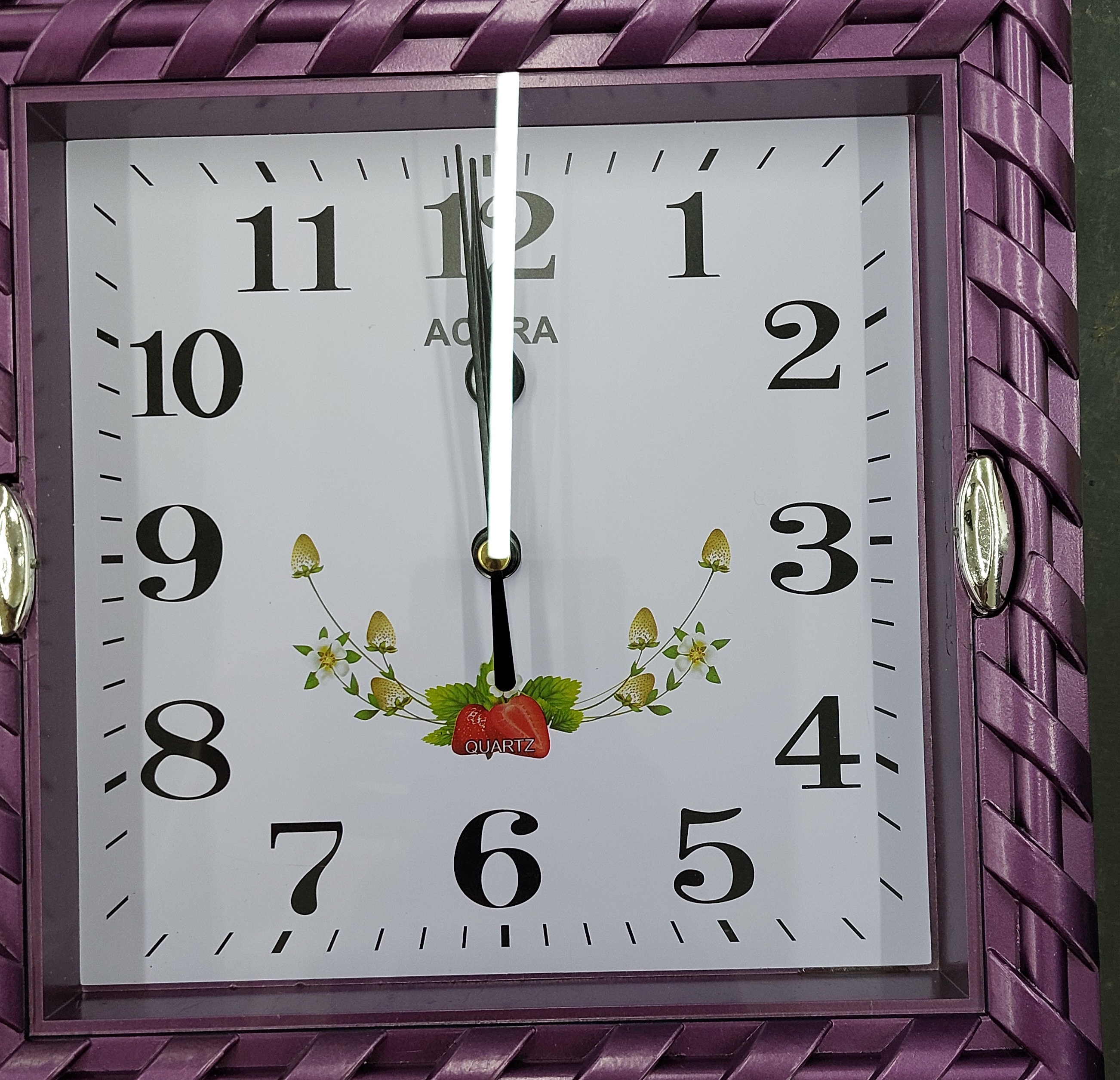 Фотография покупателя товара Часы настенные "Плетёнка", 22 х 22 см, дискретный ход