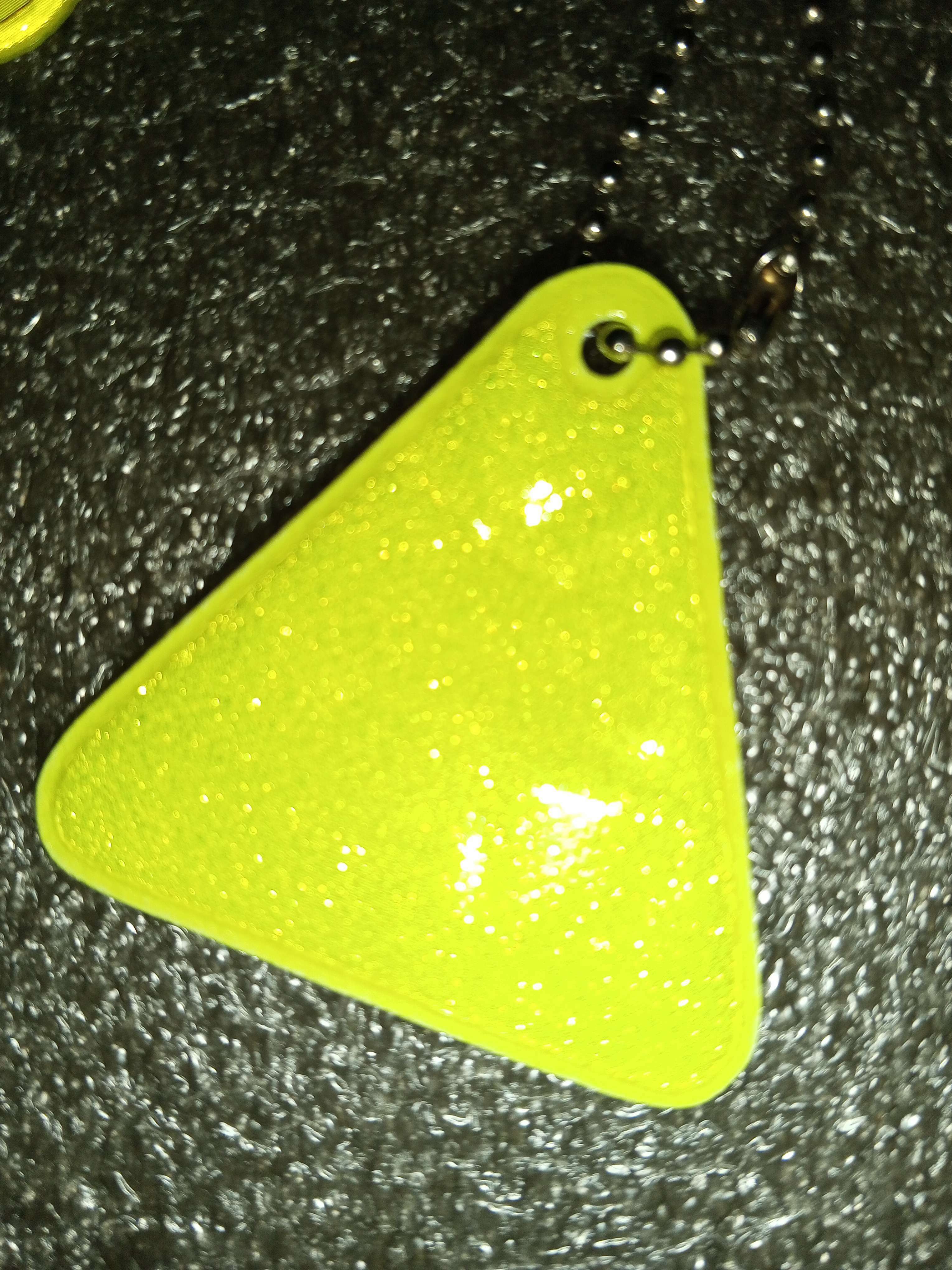 Фотография покупателя товара Светоотражающий элемент «Треугольник», 5 × 5 см, цвет МИКС