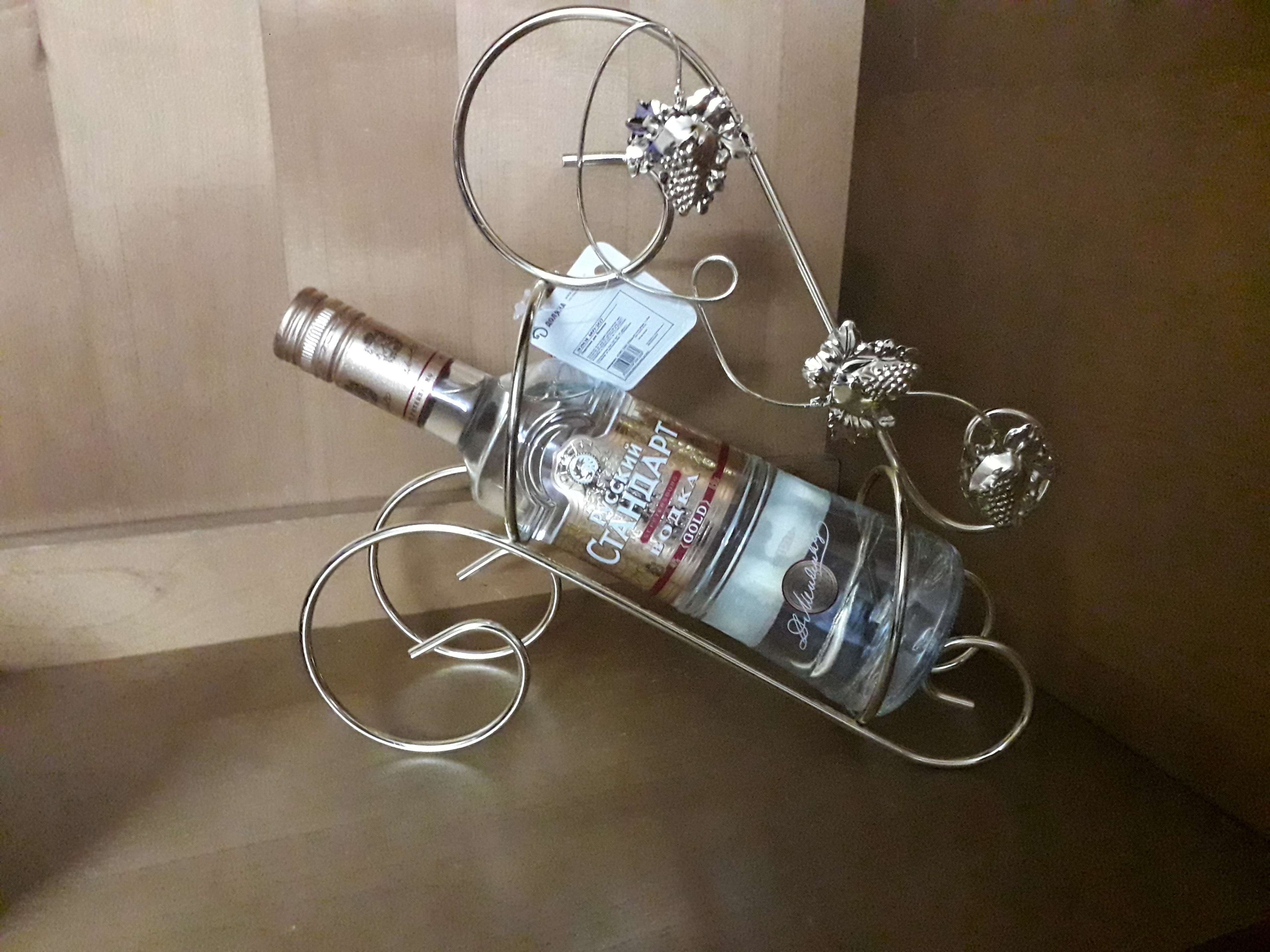 Фотография покупателя товара Подставка для бутылки Доляна «Колесница», 28×7,5×26 см - Фото 1