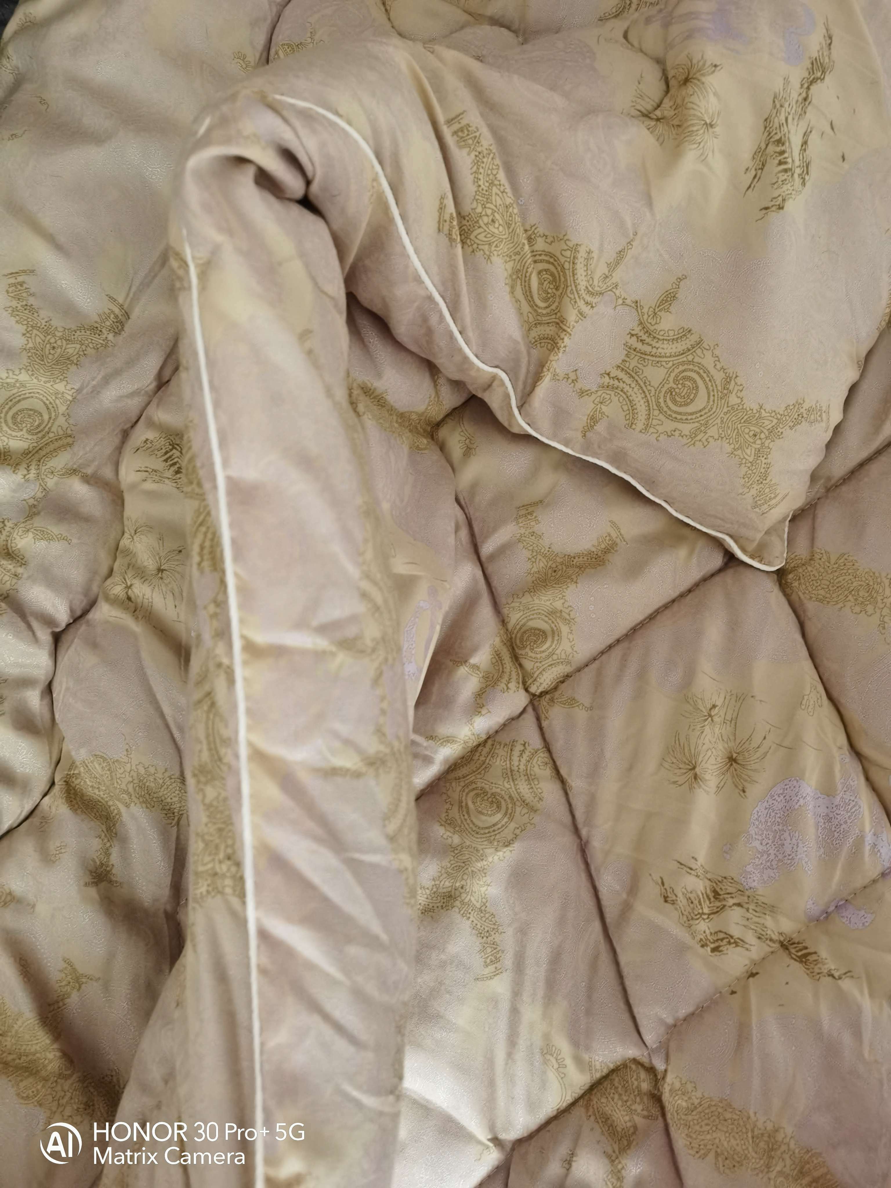 Фотография покупателя товара Одеяло зимнее 140х205 см, шерсть верблюда, ткань глосс-сатин, п/э 100%