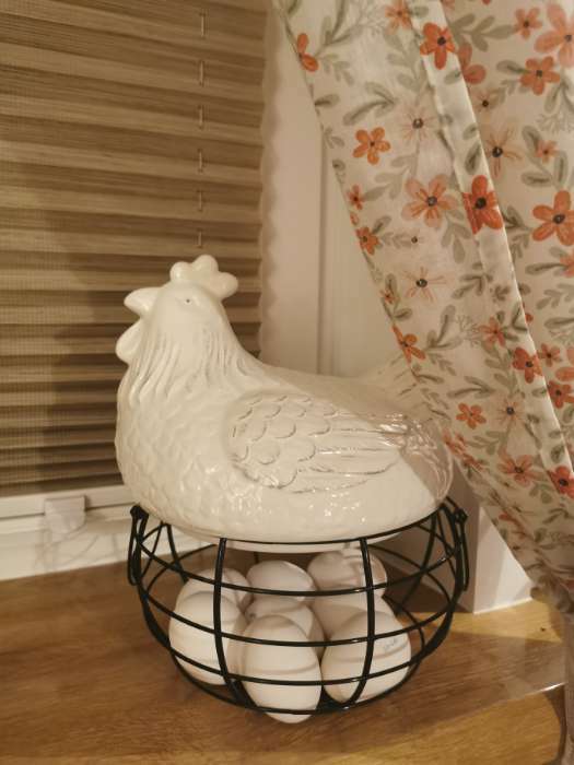 Фотография покупателя товара Ёмкость керамическая для хранения Доляна «Курочка», 22×20.5 см, цвет белый - Фото 12