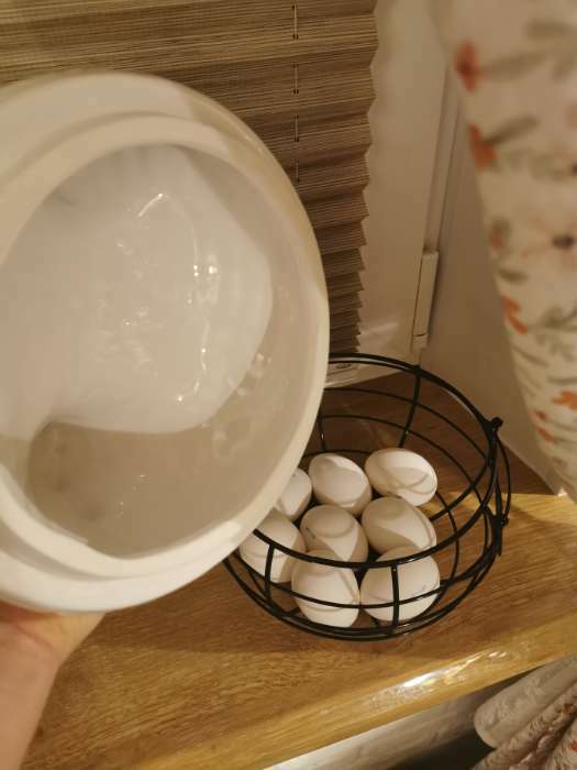 Фотография покупателя товара Ёмкость керамическая для хранения Доляна «Курочка», 22×20.5 см, цвет белый - Фото 11