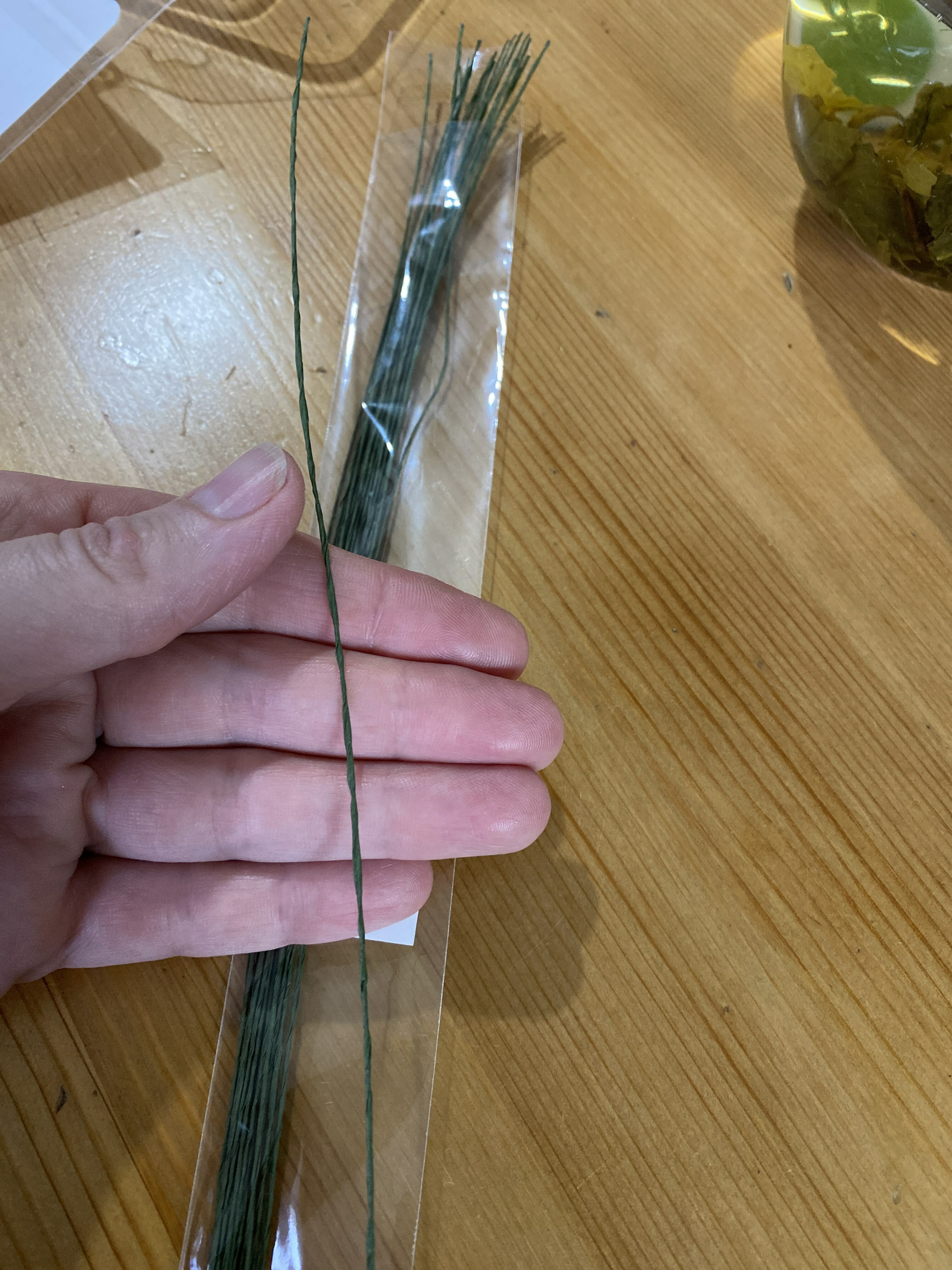 Фотография покупателя товара Флористическая проволока в бумажной оплётке "Зелёная", длина 36 см, 0,3 мм, набор 20 шт - Фото 1