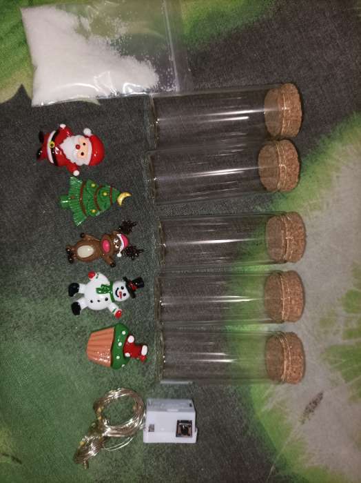 Фотография покупателя товара Набор для опытов «Новогодняя гирлянда: Ёлочка и Дед Мороз»
