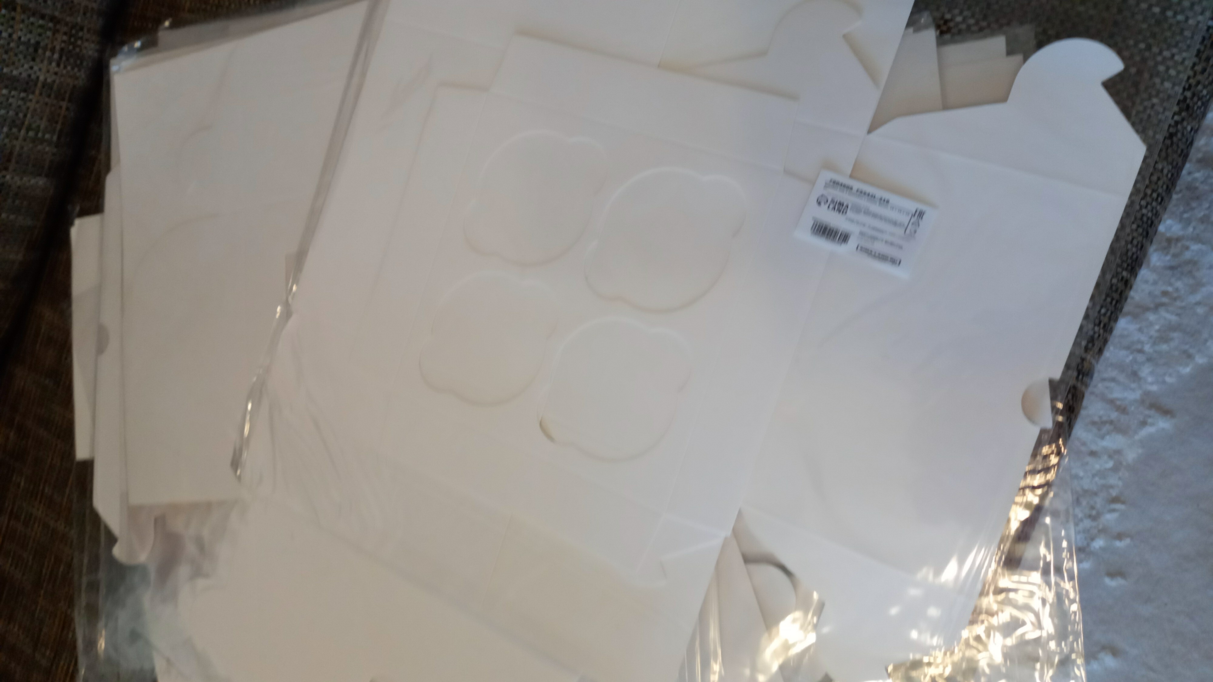 Фотография покупателя товара Упаковка под 4 капкейка с окном, белая, 16 х 16 х 10 см - Фото 7